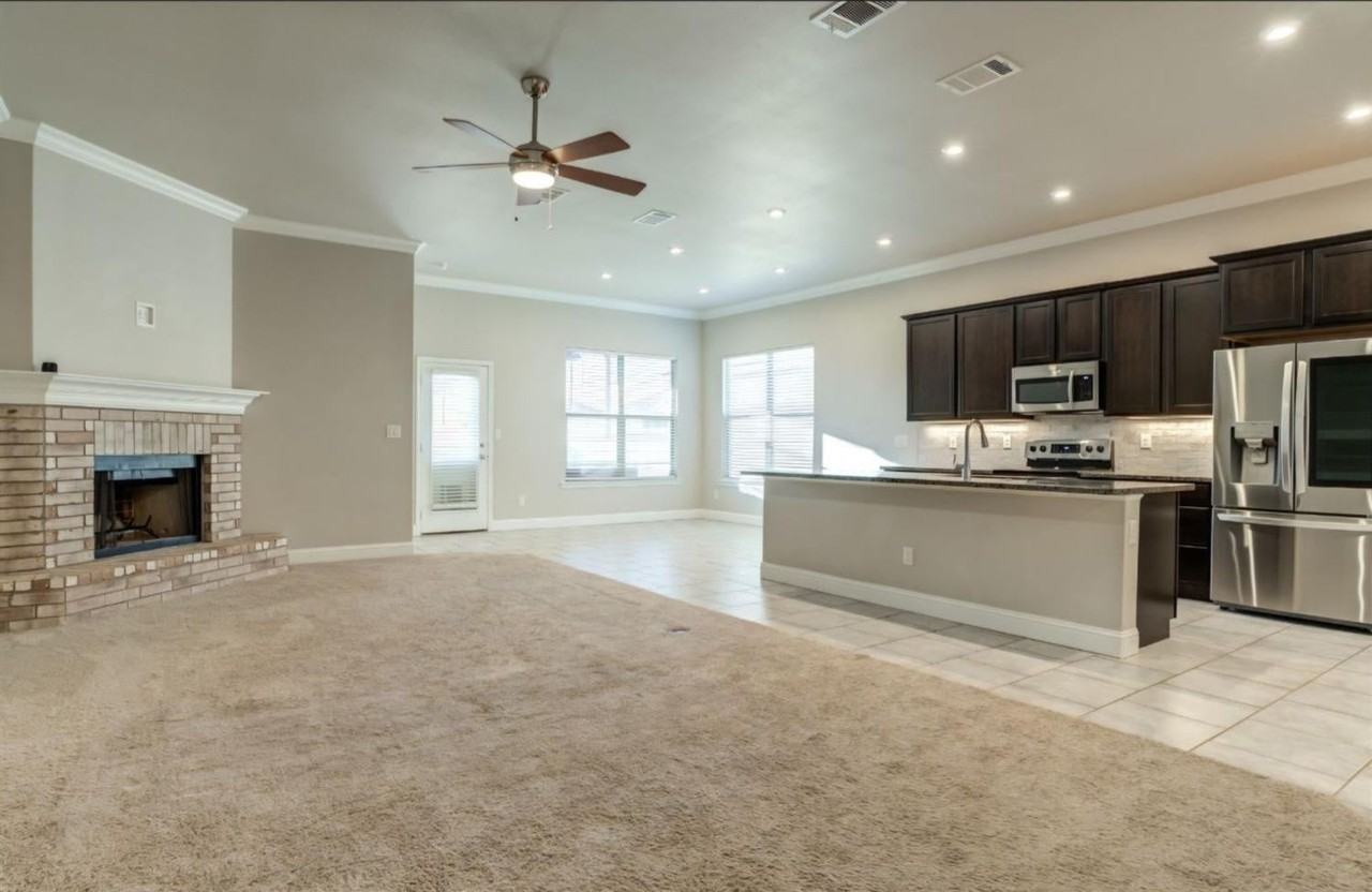9808 Urbana Ave - Photo 3 of 15