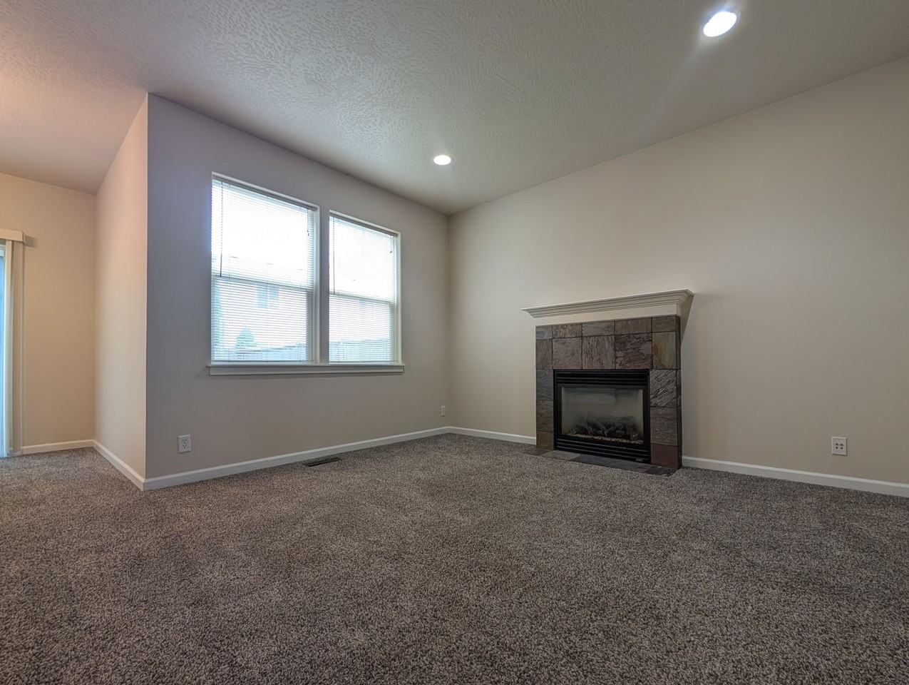 5521 King Arthur Ct - Photo 4 of 28