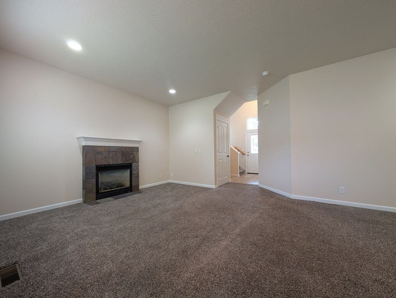 5521 King Arthur Ct - Photo 5 of 28