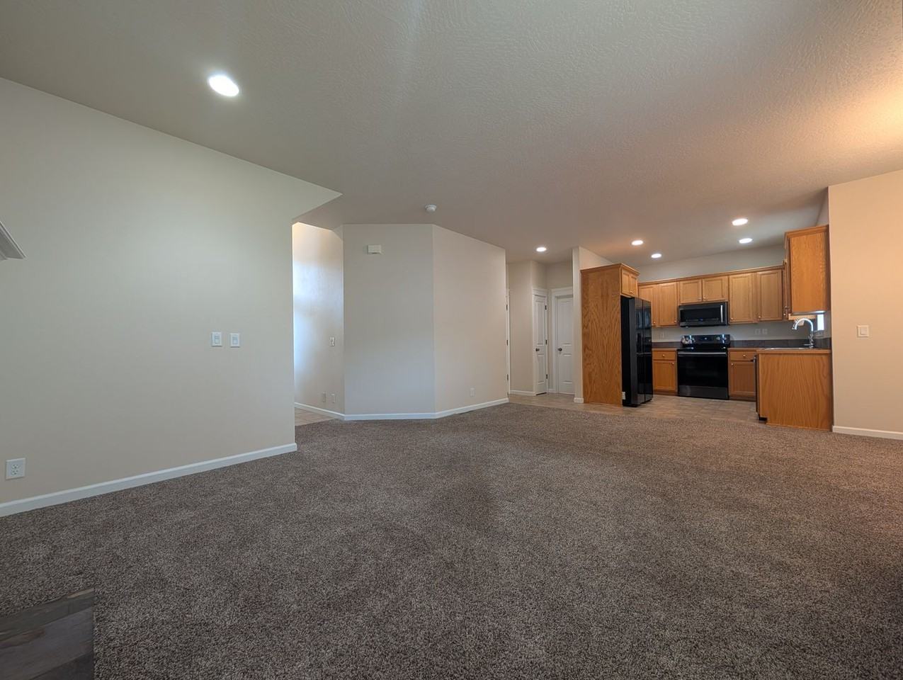 5521 King Arthur Ct - Photo 7 of 28