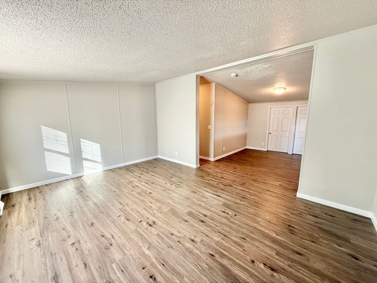 2845 E 14th St - Photo 2 of 25