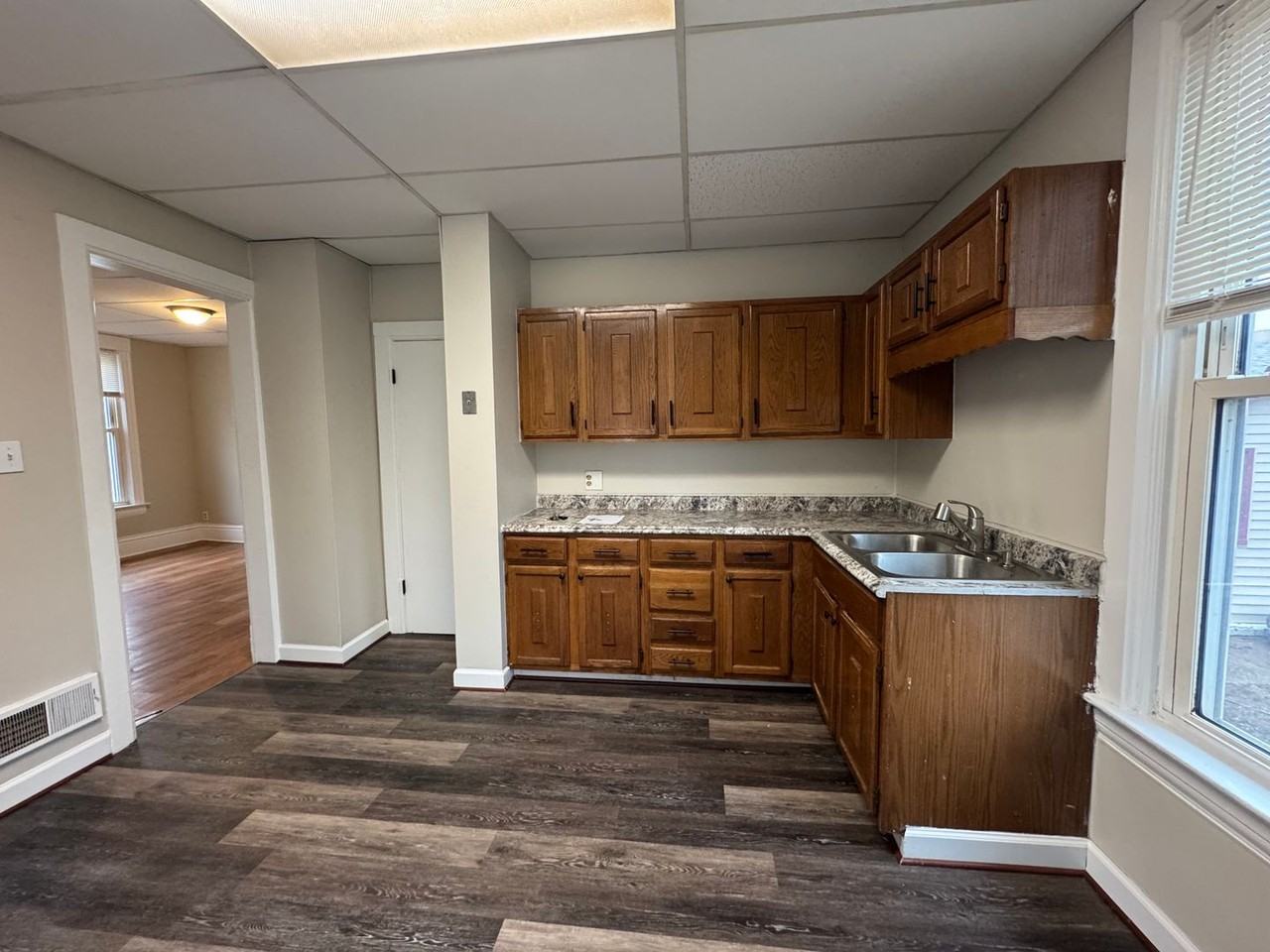 1519 Superior St Lowr - Photo 3 of 18