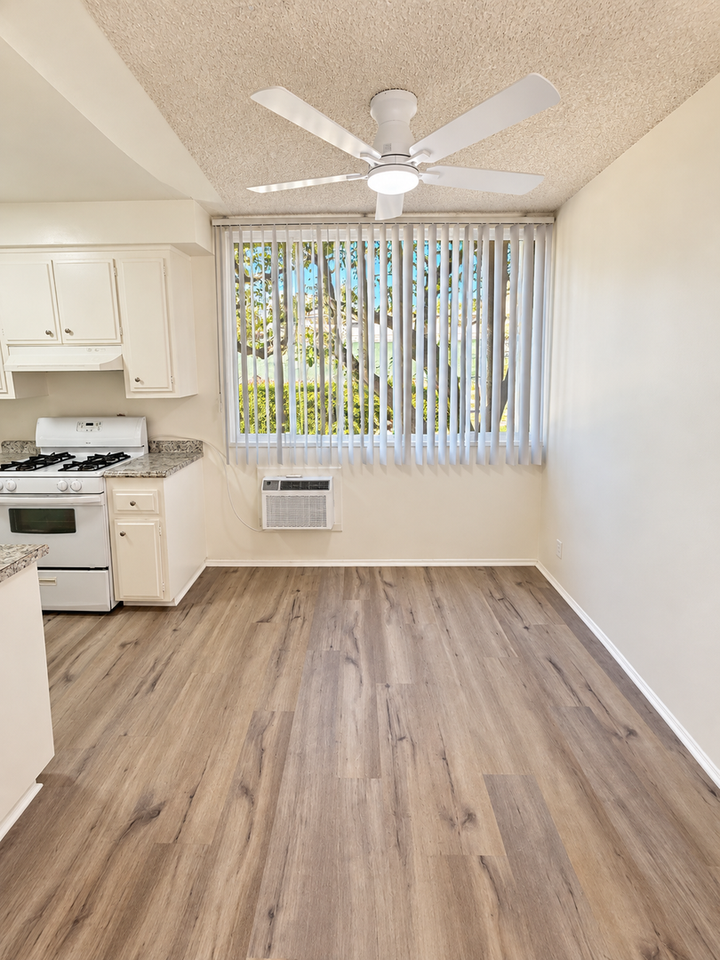 Aqua Vista 11030 - Photo 3 of 12