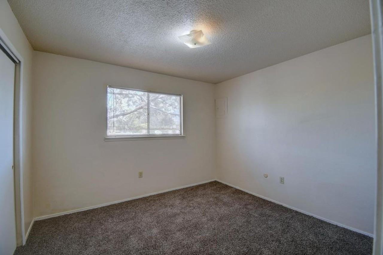1816 Mary Ellen St Ne - Photo 4 of 8