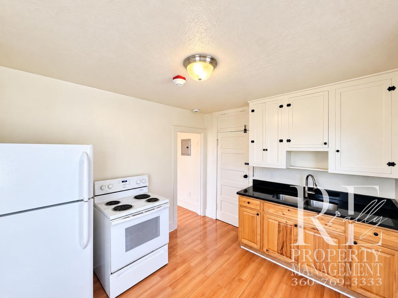 902 Pleasant Ave #2 - Photo 3 of 15
