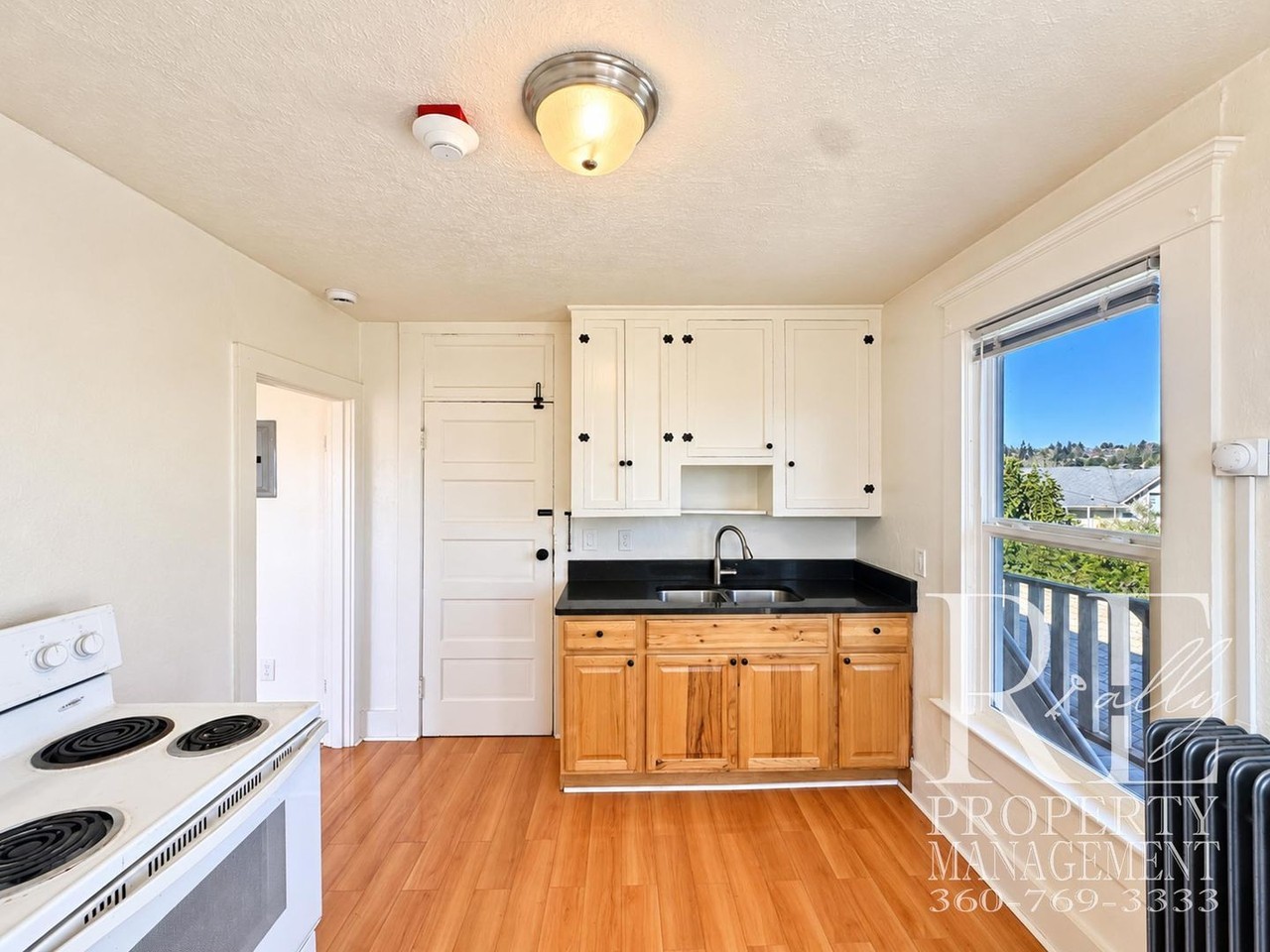 902 Pleasant Ave #2 - Photo 4 of 15