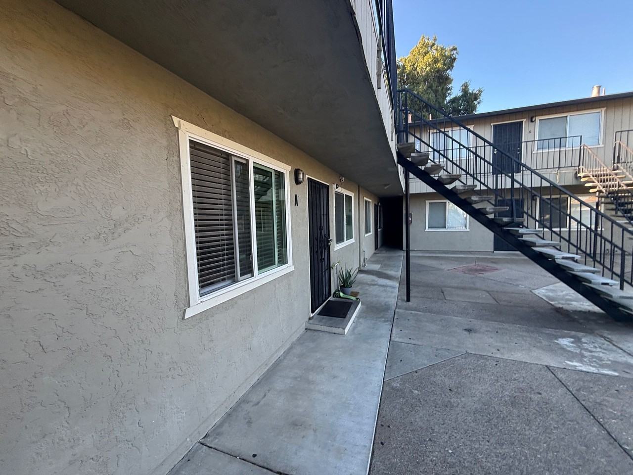 313 Lawton St - Photo 4 of 5