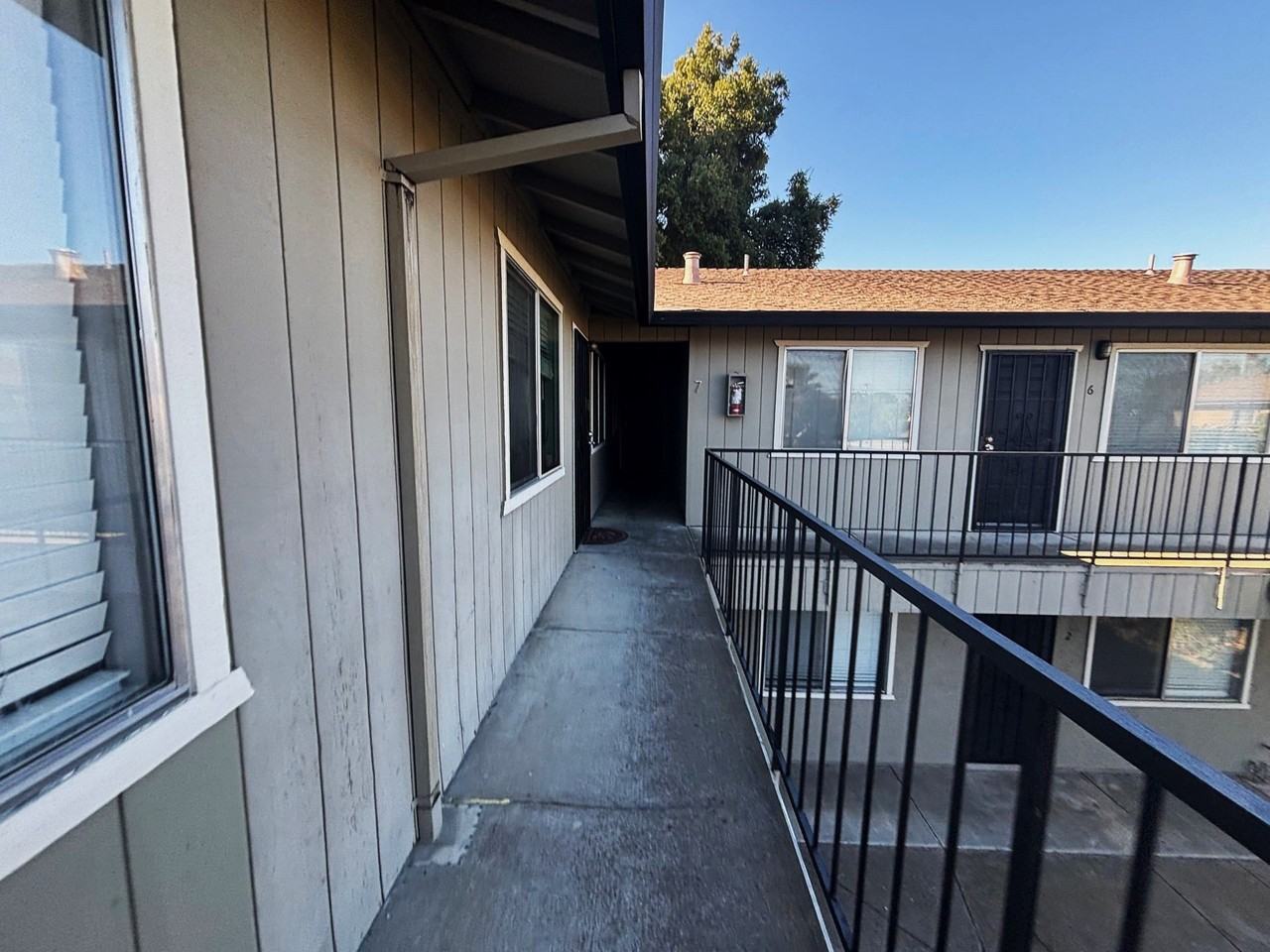 313 Lawton St - Photo 5 of 5
