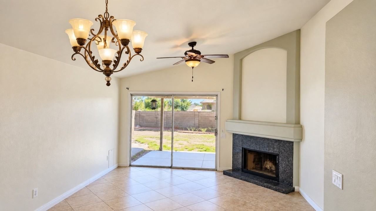 1561 E Gary Dr - Photo 5 of 18
