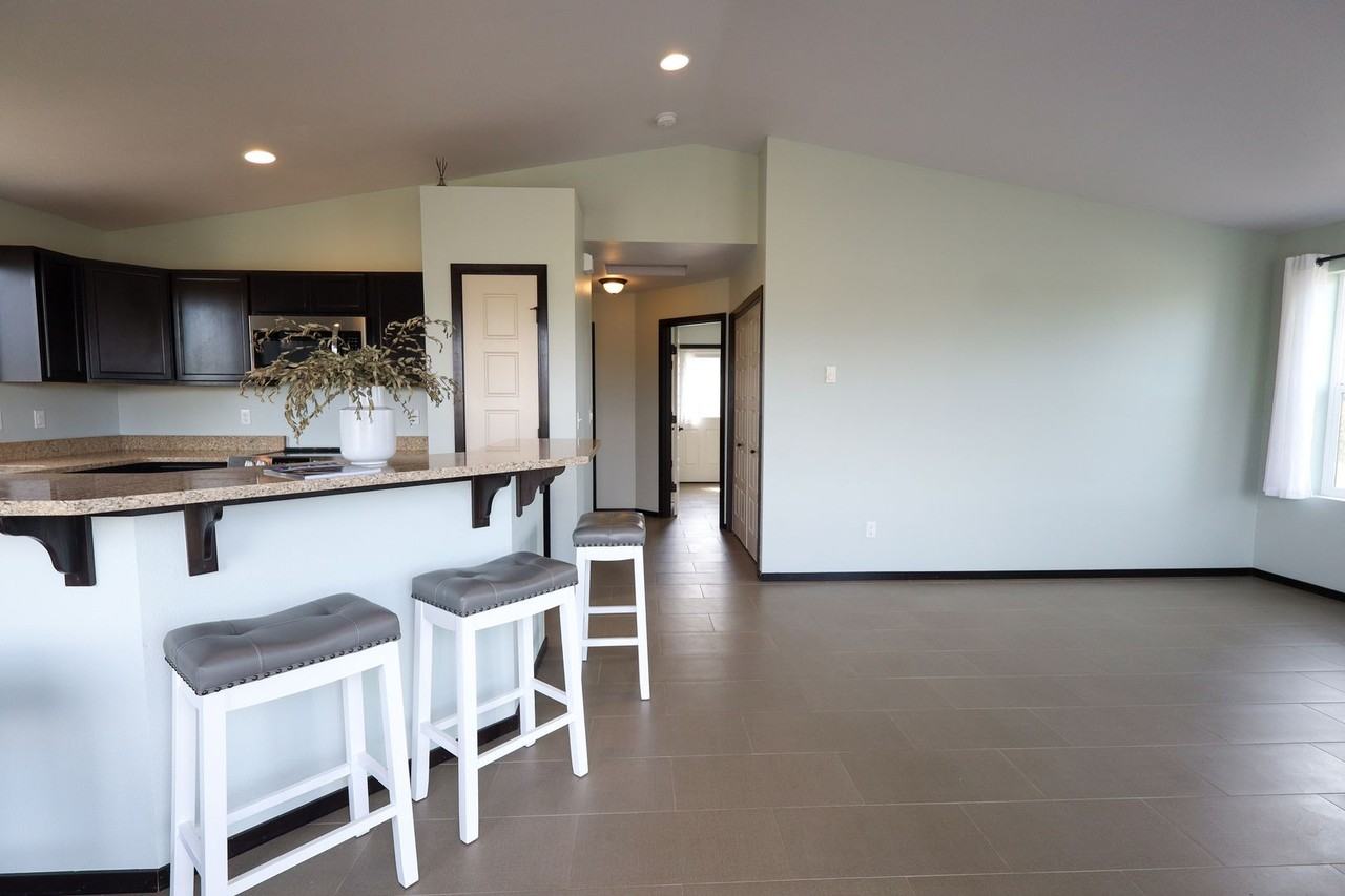 1235 Channel Ave Sw - Photo 3 of 9