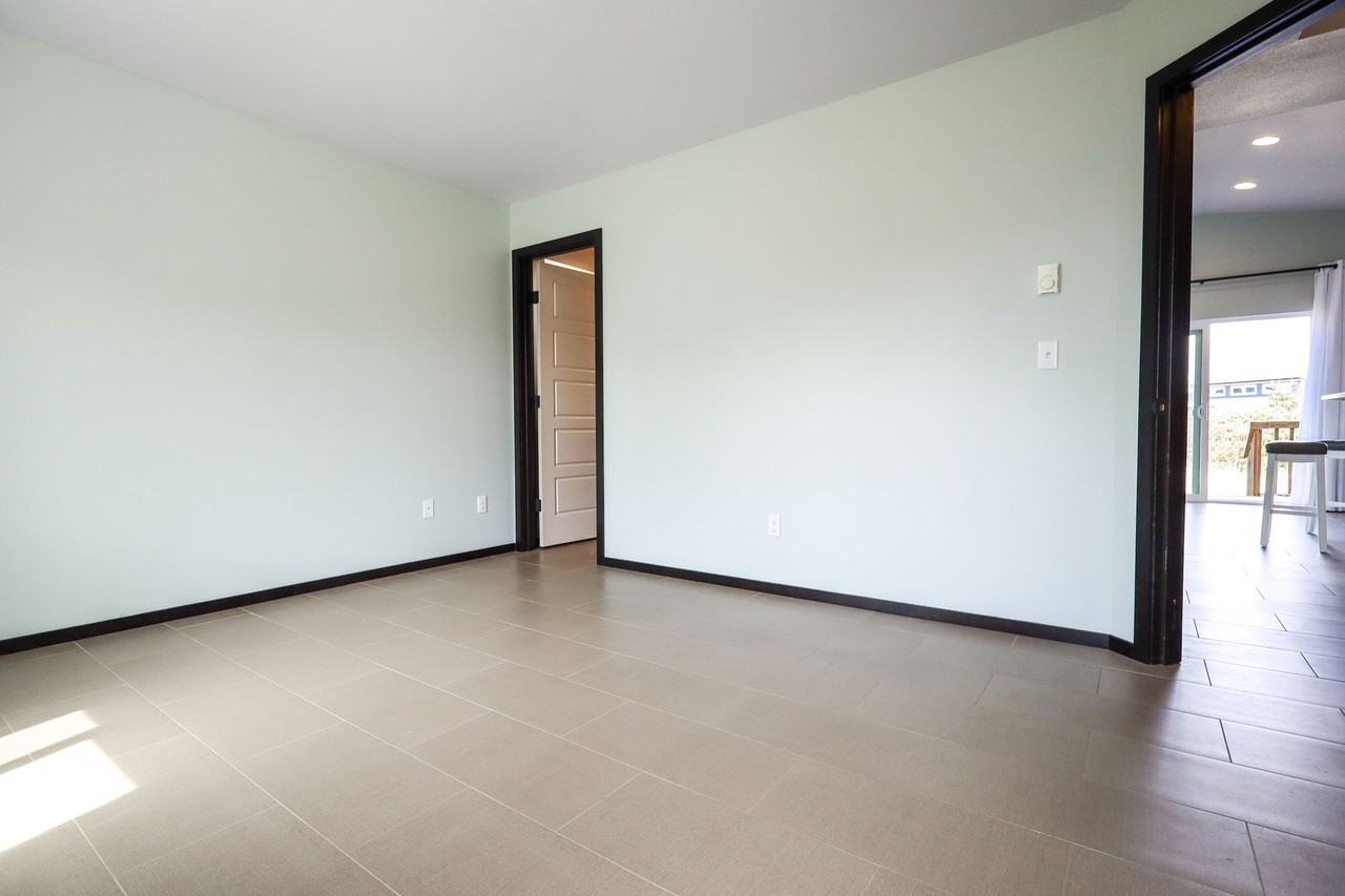 1235 Channel Ave Sw - Photo 7 of 9
