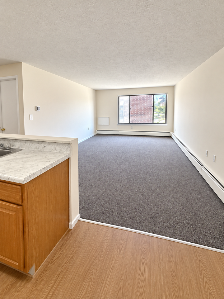 950 Asylum Ave - Photo 7 of 10