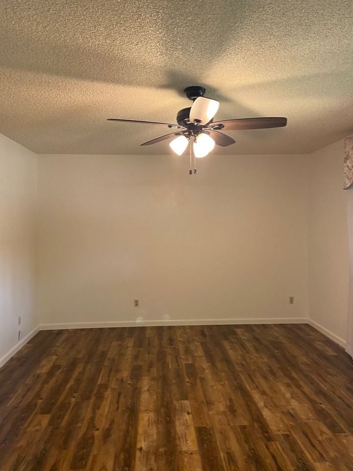 1605 Jacquelyn Way - Photo 5 of 11
