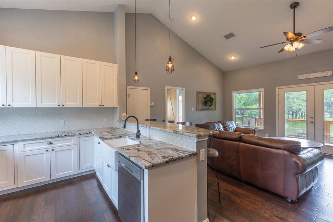 1320 Contour Dr - Photo 7 of 23