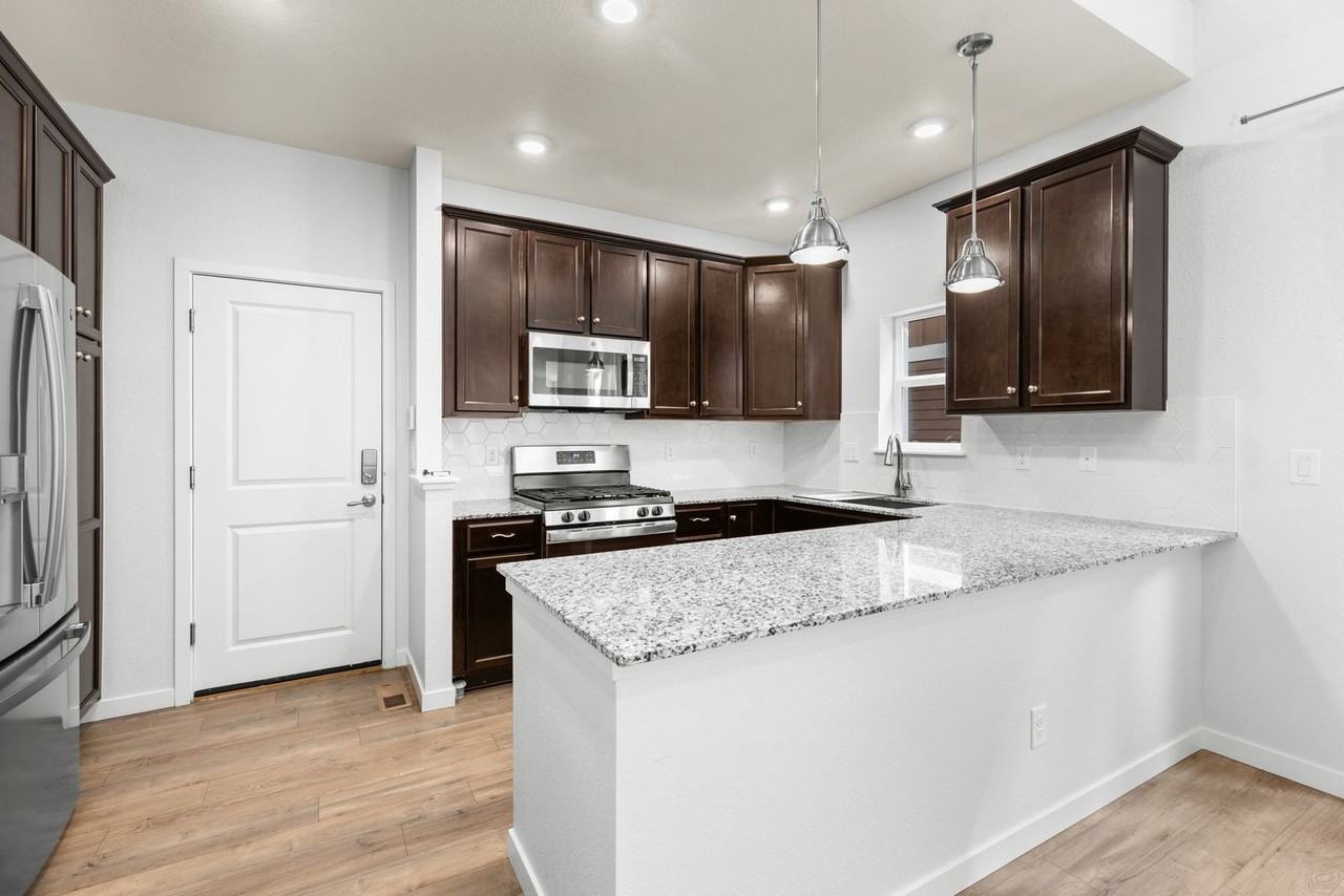 2882 S Fox Ct - Photo 4 of 17
