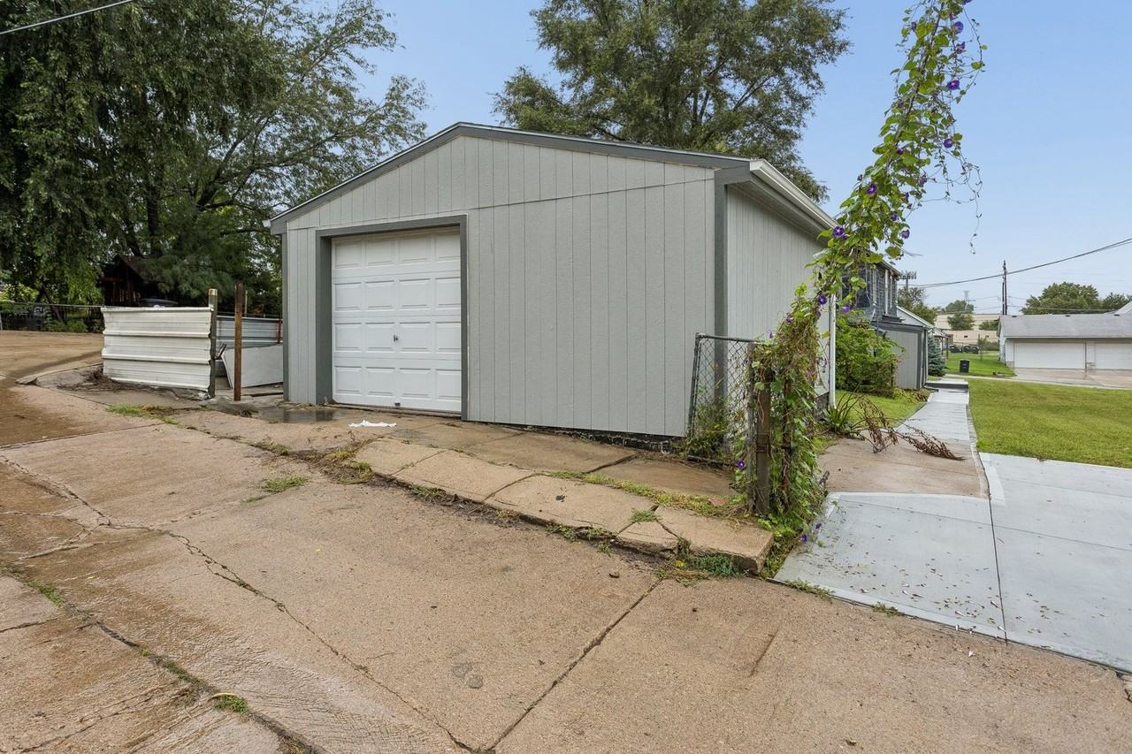 511 Poppleton Ave - Photo 4 of 30