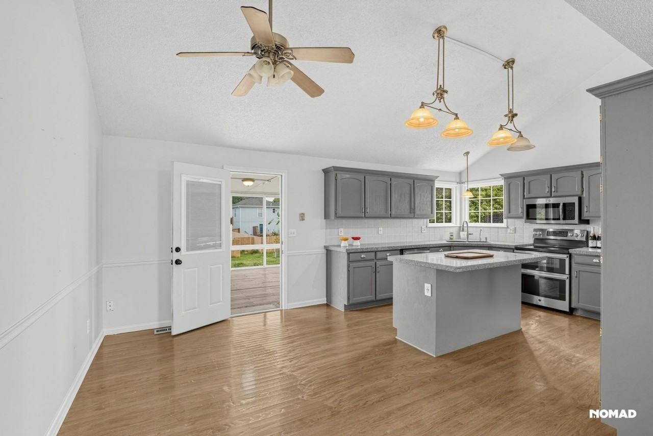 16403 Hinkle Ave - Photo 6 of 33