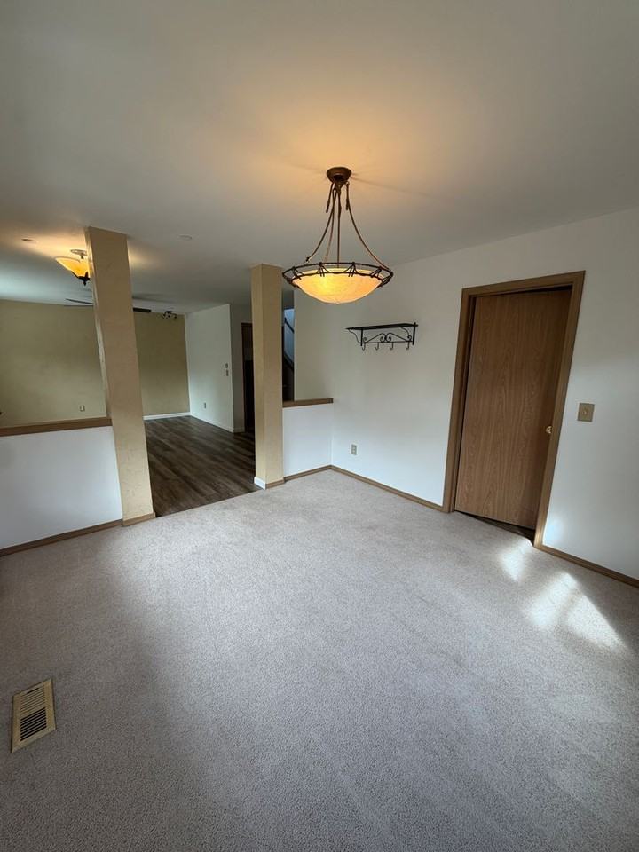 1822 Mcneil St - Photo 2 of 18