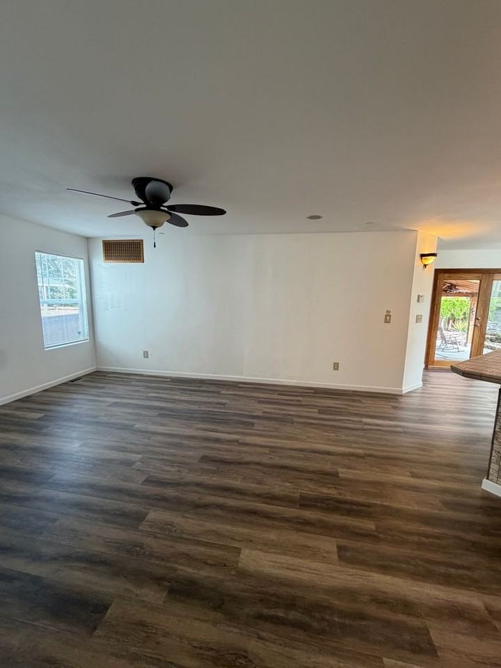1822 Mcneil St - Photo 4 of 18