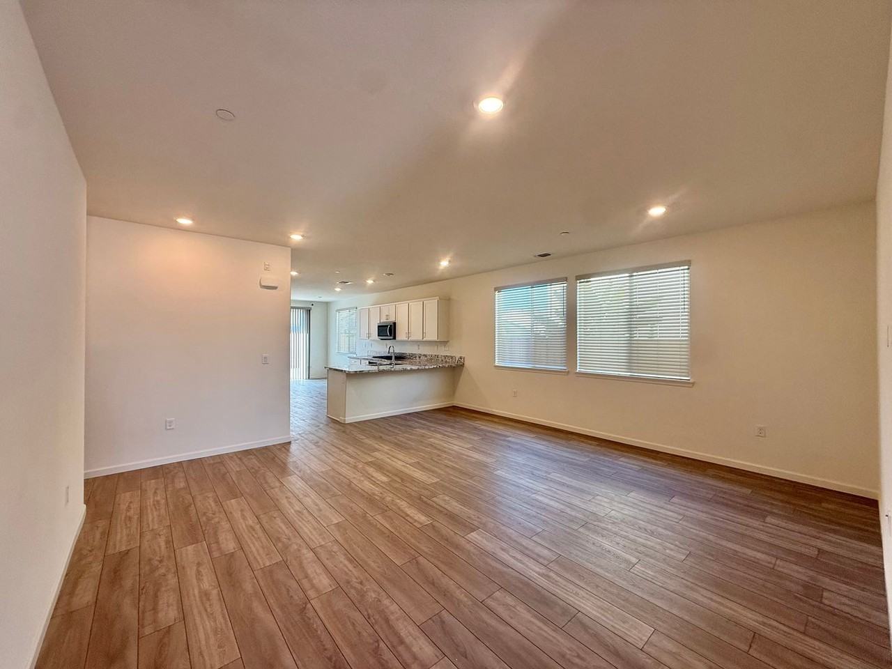 2081 Fuchsia Dr - Photo 2 of 14