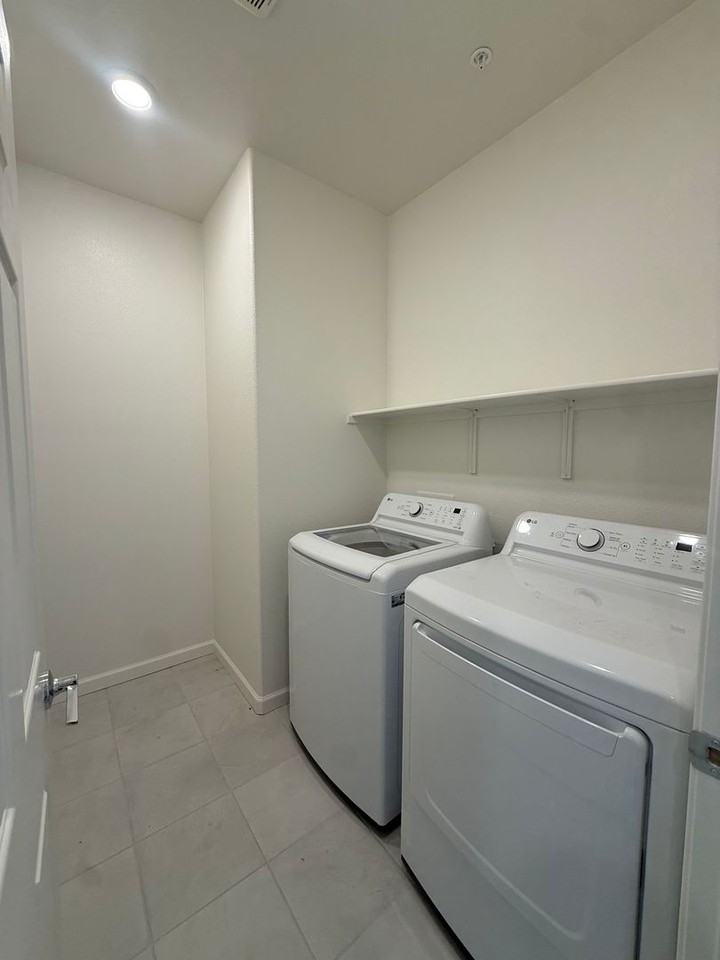 2081 Fuchsia Dr - Photo 6 of 14