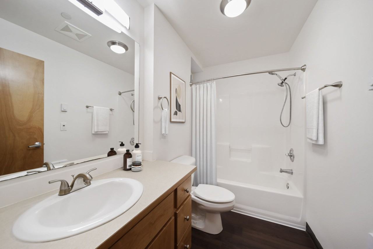 Island Living at Camelia! - Photo 2 of 38