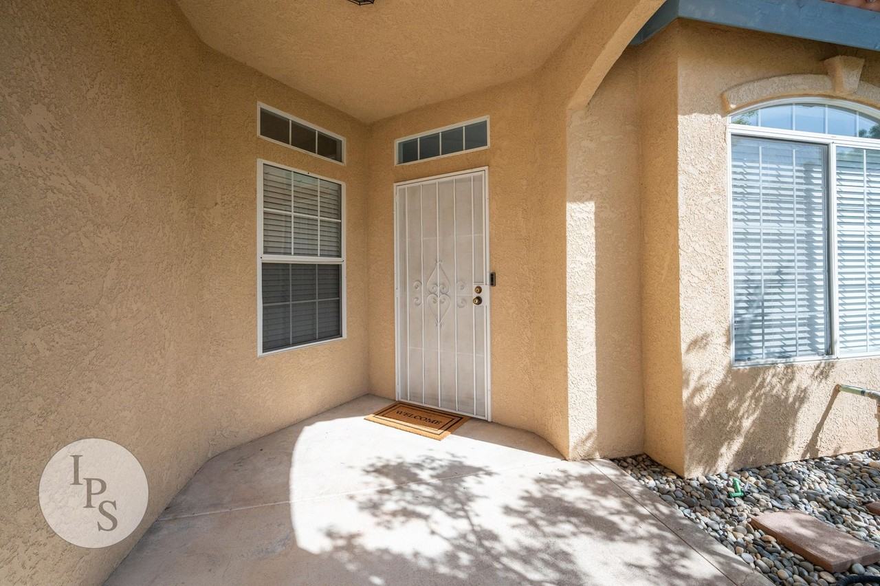 753 Applegate Ave - Photo 3 of 24