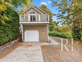 featured image of 6534 Ne Pine St