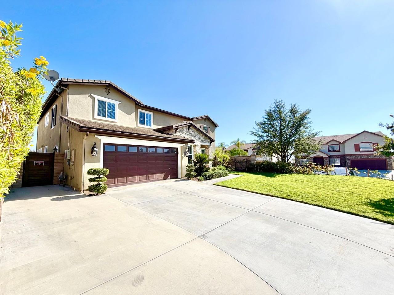 23557 Wickham Ln - Photo 2 of 50