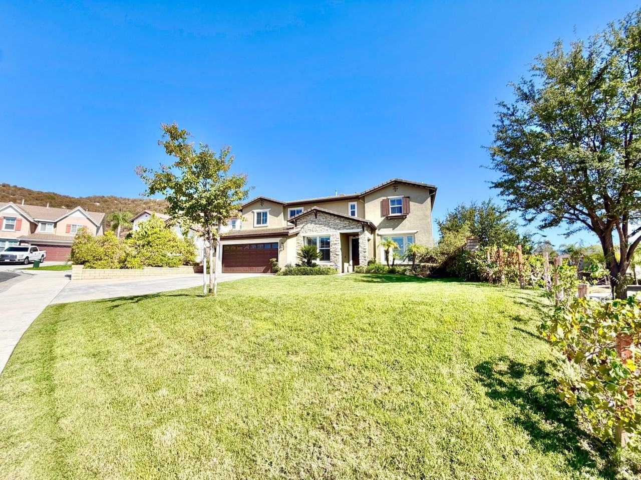 23557 Wickham Ln - Photo 3 of 50