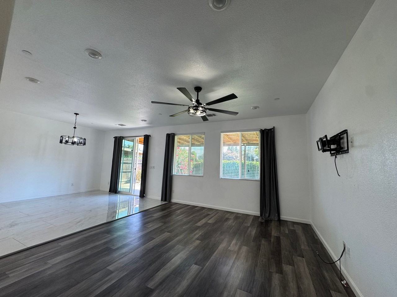 2469 S Rogers Ln - Photo 2 of 38
