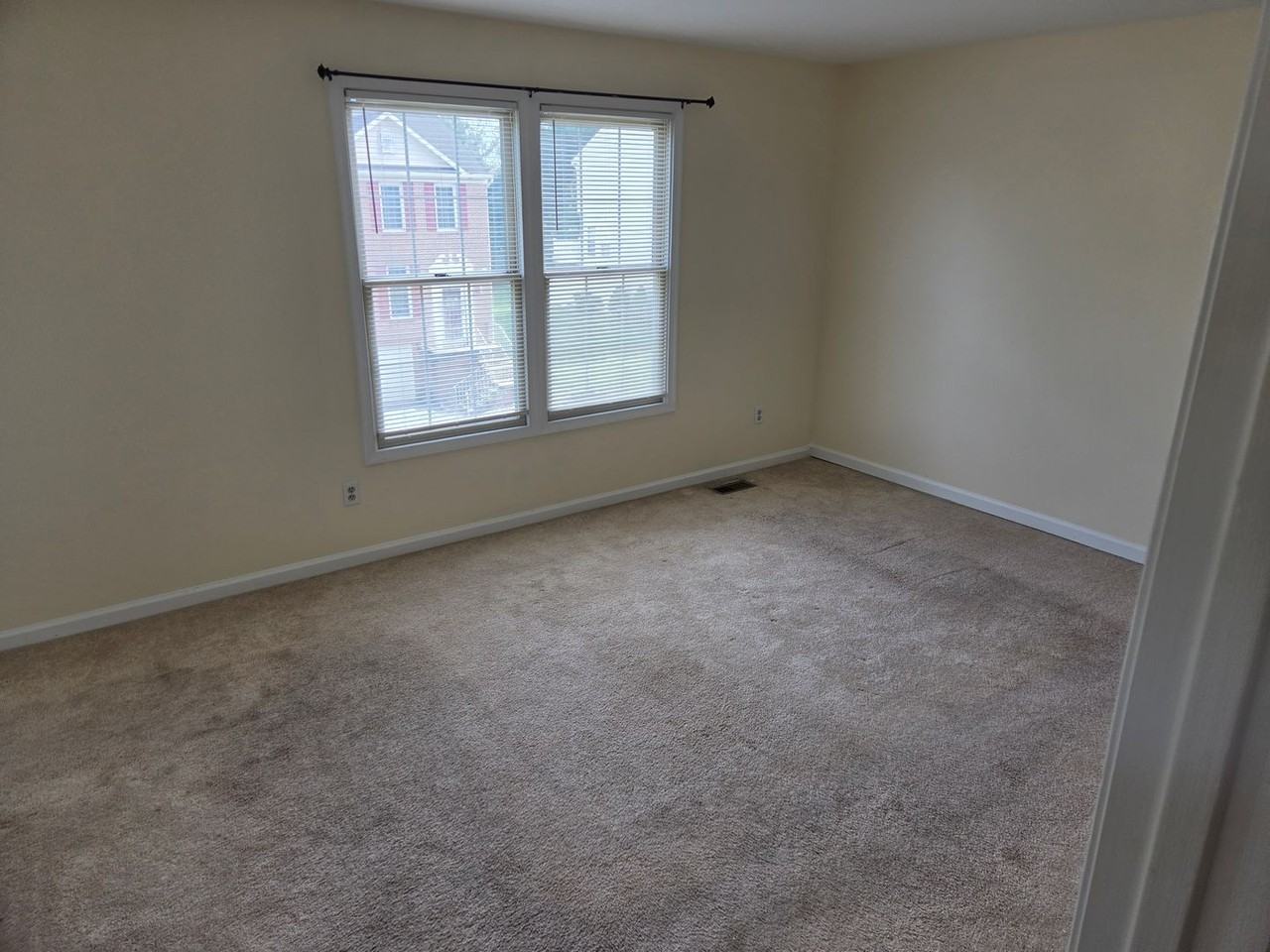131 Attic Ct - Photo 6 of 10