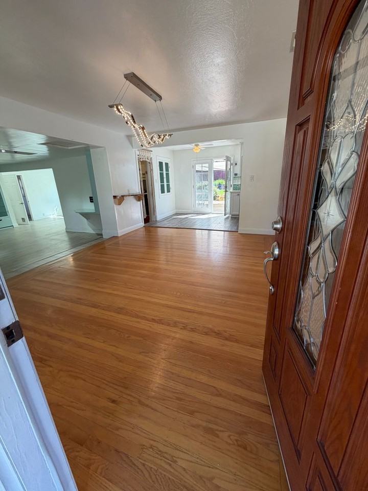 7210 Zelinda Dr - Photo 5 of 50