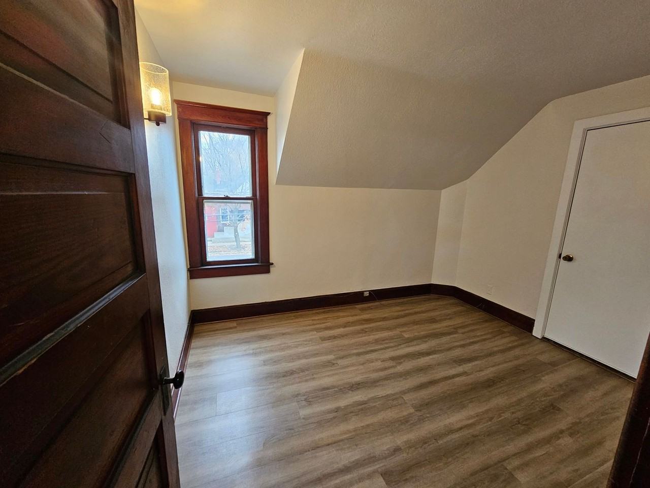 318 8th St - Photo 5 of 8