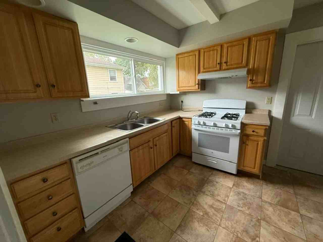 405 W White St - Photo 6 of 16