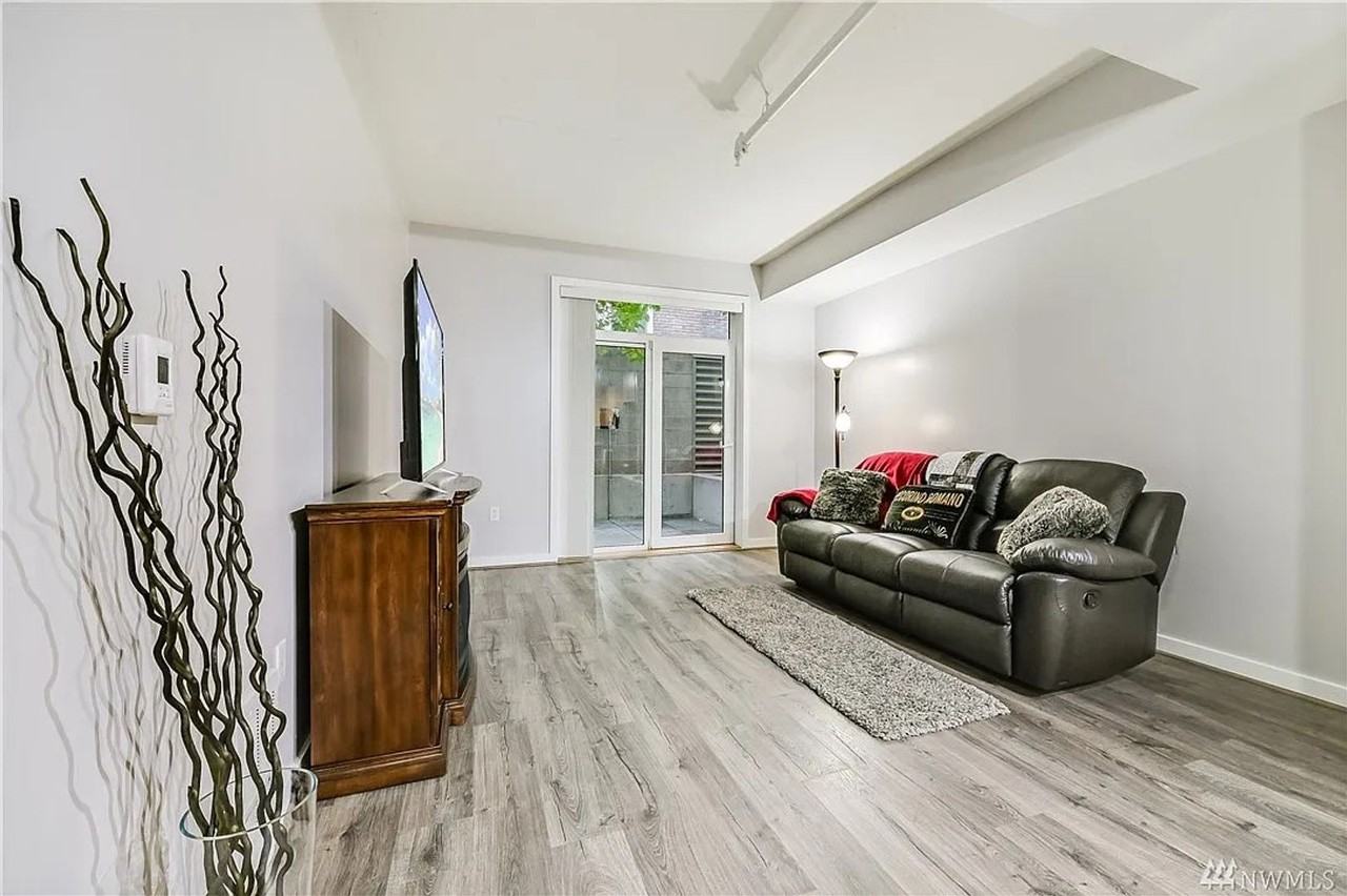 103 Bellevue Ave E #102 - Photo 2 of 20