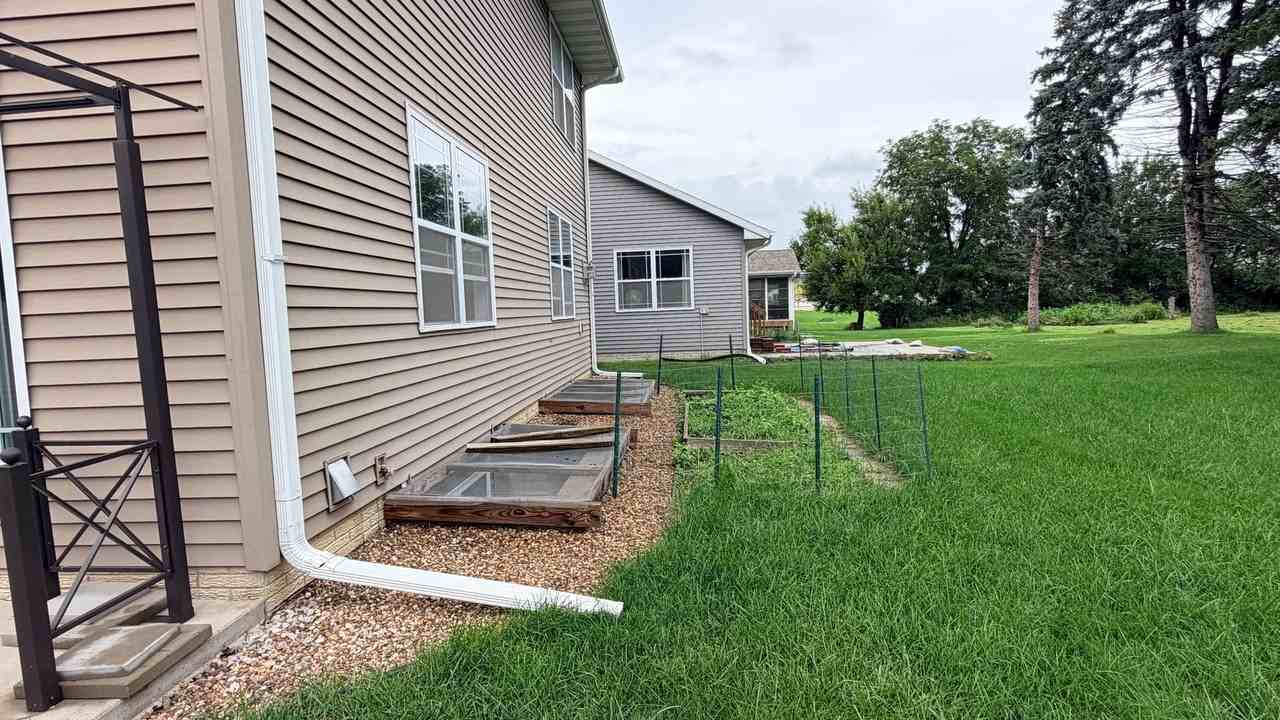 7432 Westfield Dr Ne - Photo 3 of 27