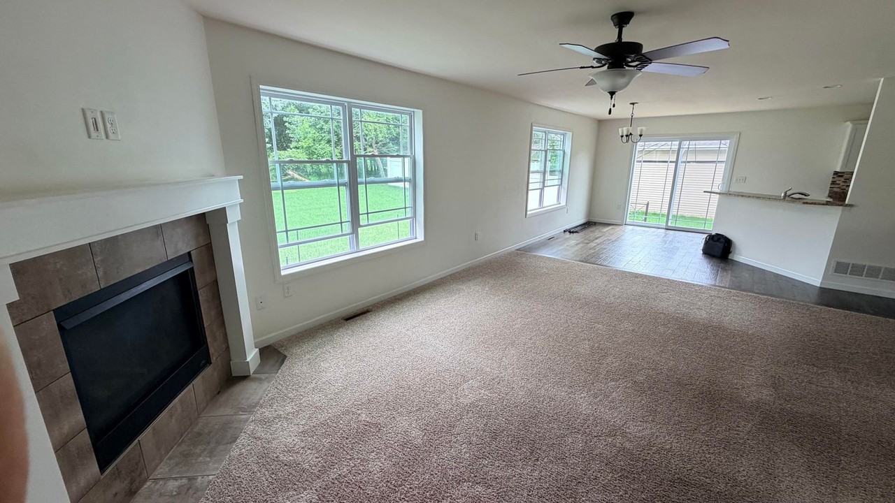 7432 Westfield Dr Ne - Photo 4 of 27