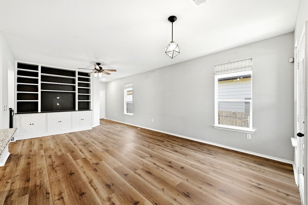 14720 Peregrine Dr - Photo 6 of 22