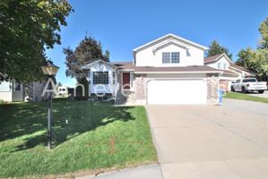 featured image of 1294 Eastridge Cir