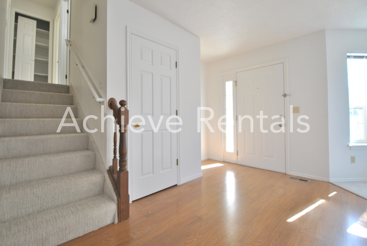 1294 Eastridge Cir - Photo 2 of 16