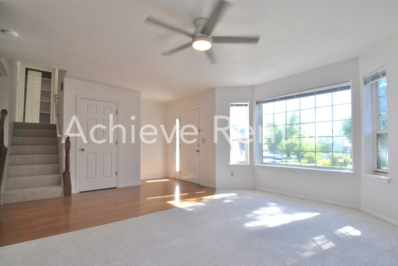 1294 Eastridge Cir - Photo 3 of 16