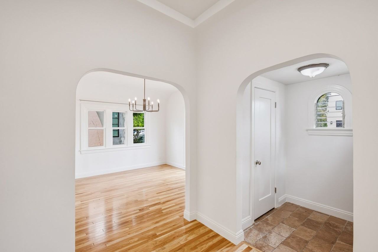 525 N Crescent Heights Blvd - Photo 6 of 35