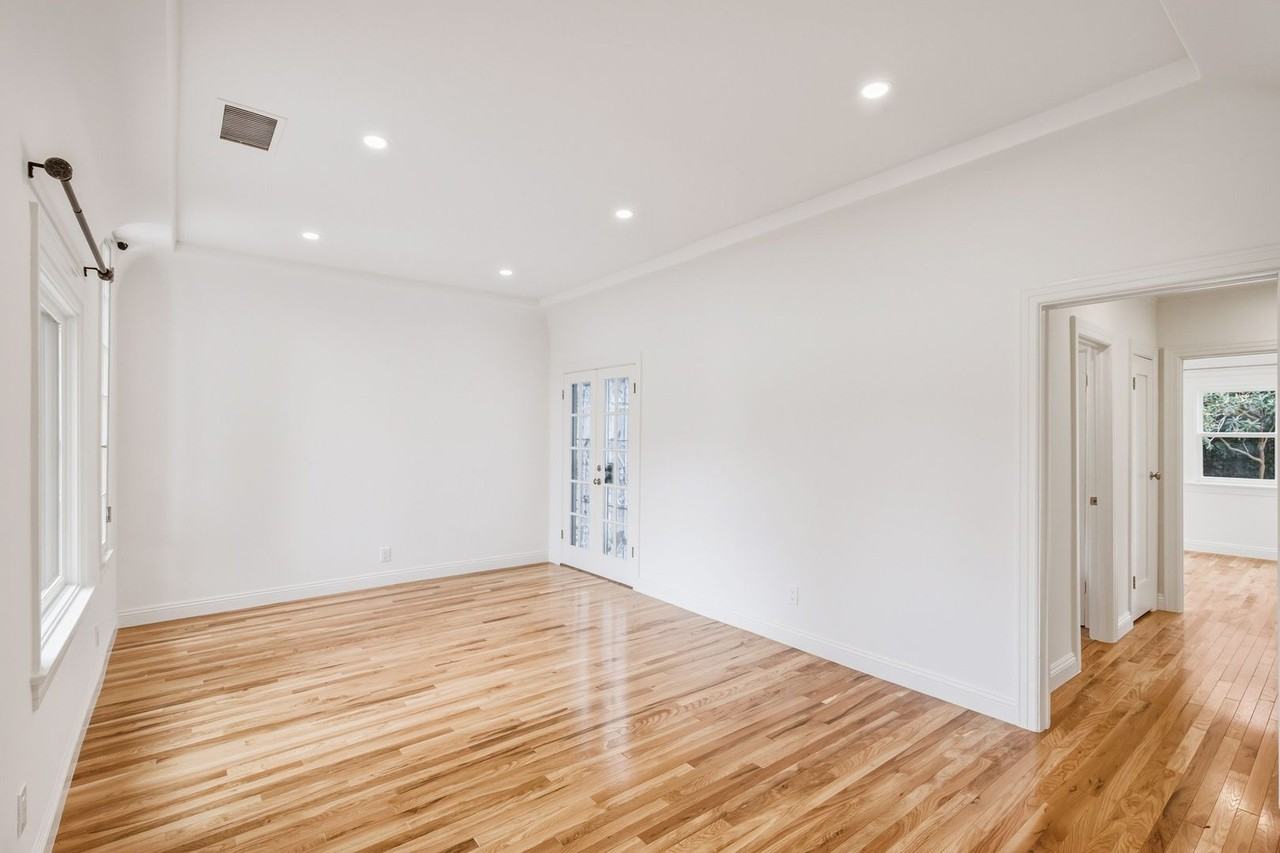 525 N Crescent Heights Blvd - Photo 7 of 35