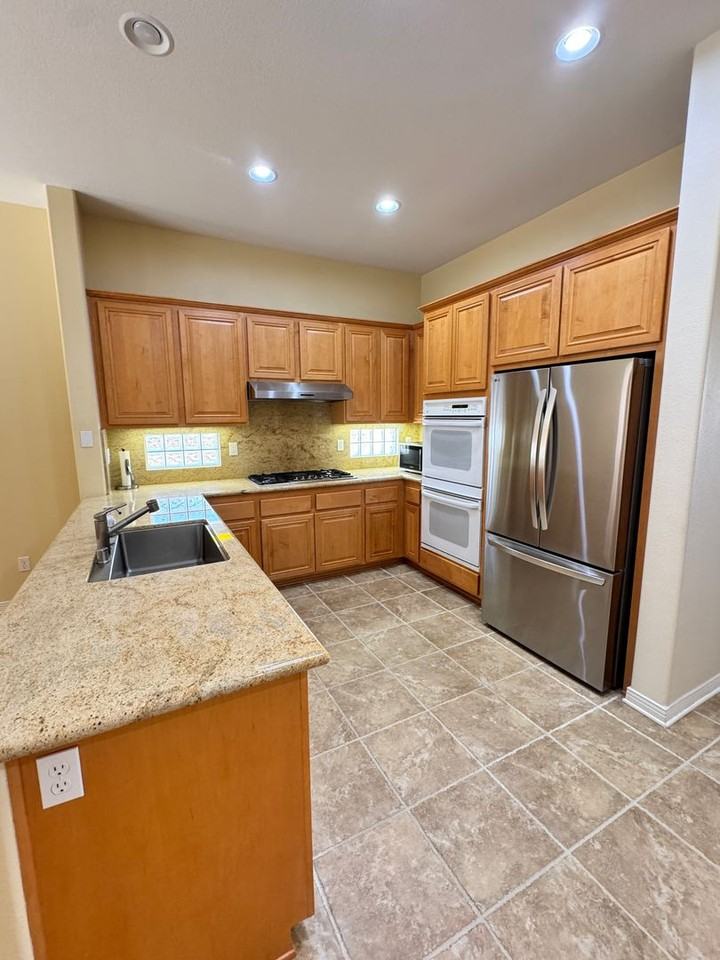 1684 Blue Canyon St - Photo 5 of 26