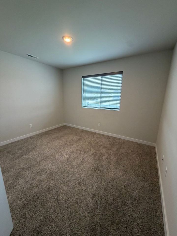 4263 W Bufflehead Blvd - Photo 7 of 13