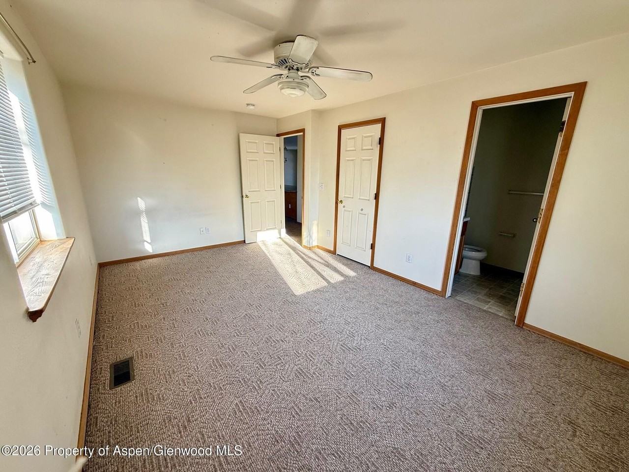 1333 E Victory Way - Photo 5 of 10