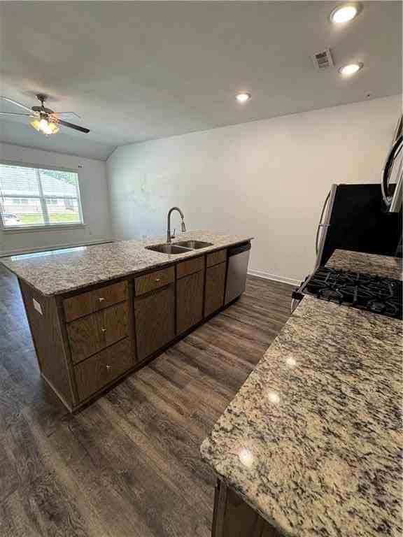 637 Hidden Springs Dr #4 - Photo 4 of 15