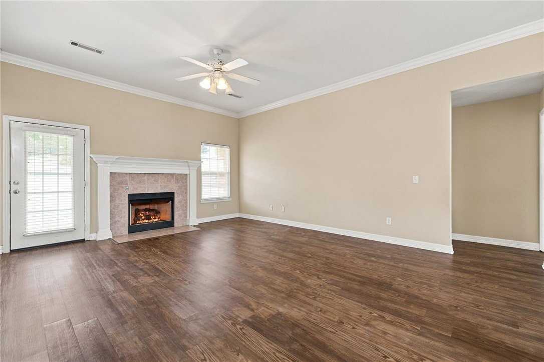 702 Sw Maidstone Ave - Photo 3 of 20
