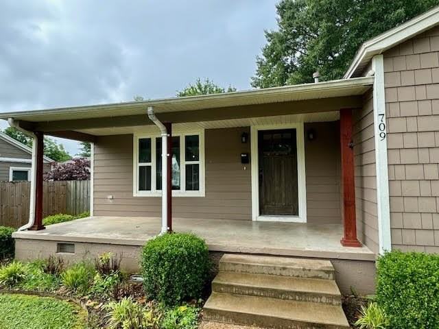 709 Nw 6th St - Photo 3 of 18